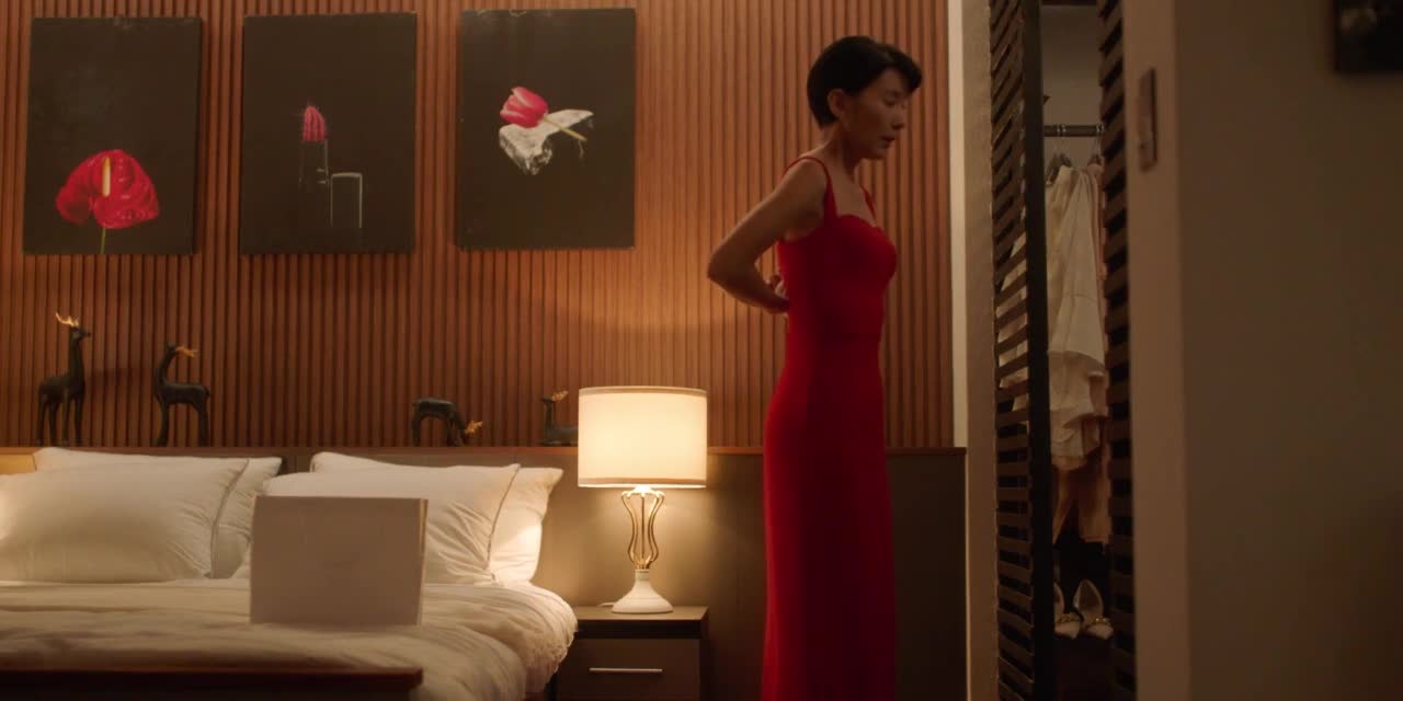 Кадры из сериала Бумажная луна 3 серия 1 сезон (2023)