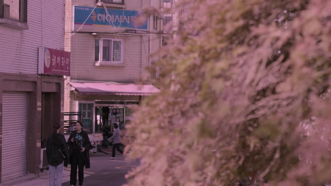 Кадры из сериала Скажи мне, что это любовь (2023)