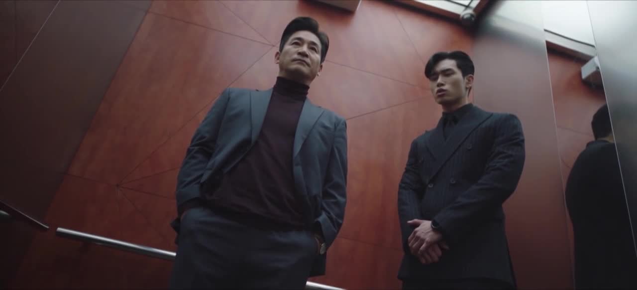 Кадры из сериала Только один человек (2021)