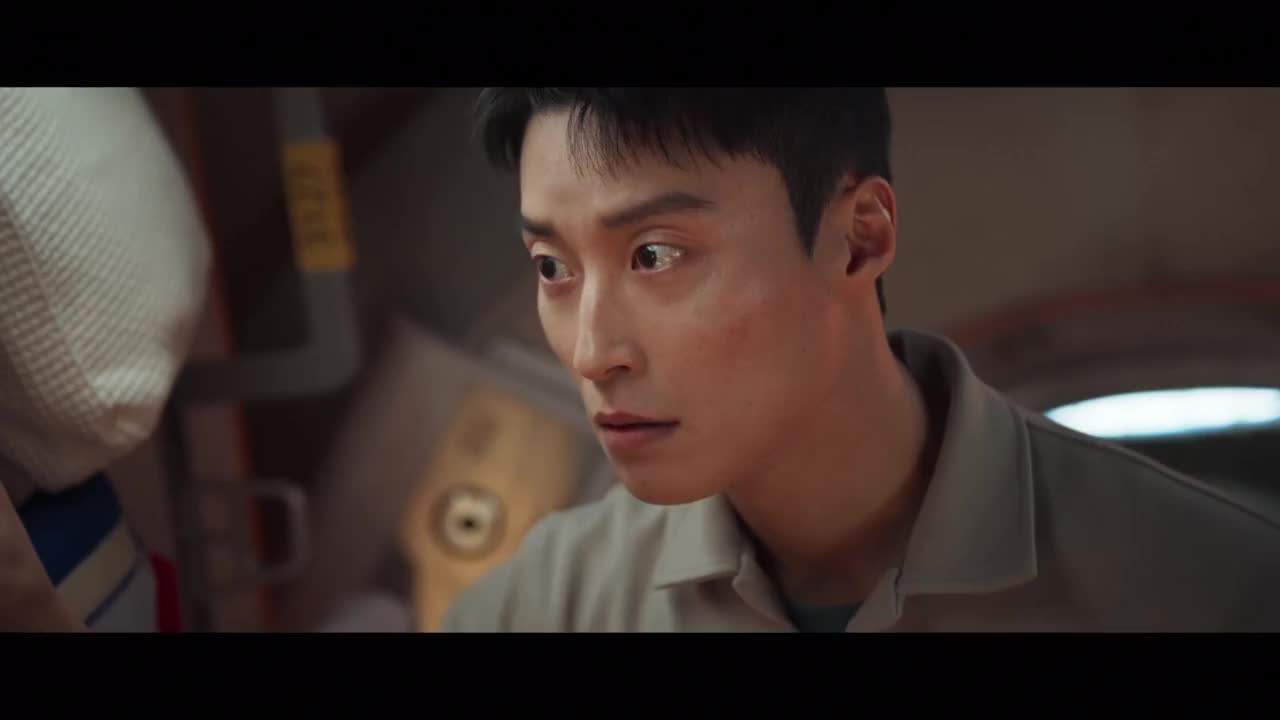 Кадры из сериала При свете звезд (2025)
