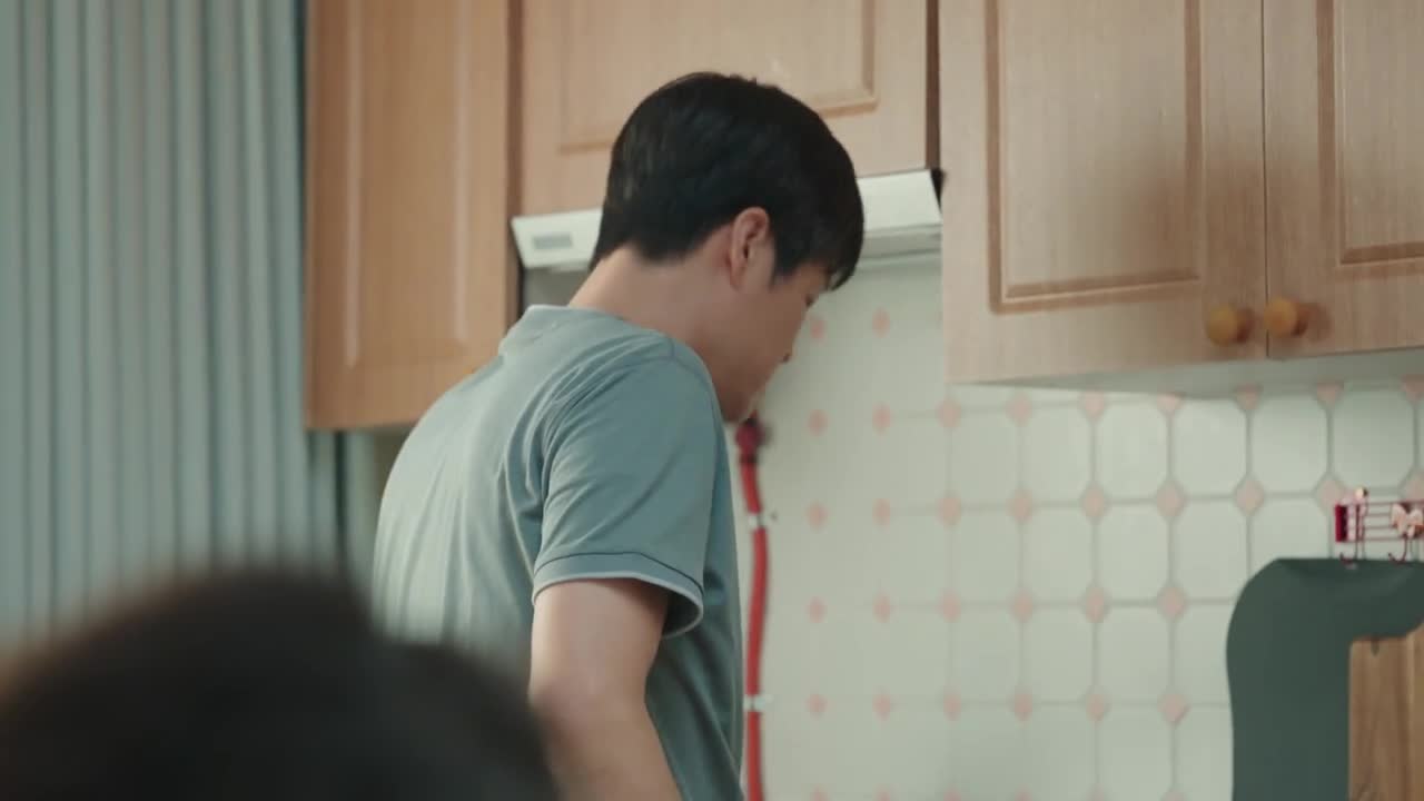 Кадры из сериала Любовь по соседству (2024)