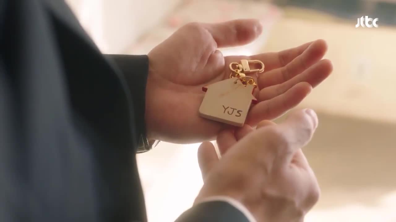 Кадры из сериала Дом на месяц 6 серия 1 сезон (2021)